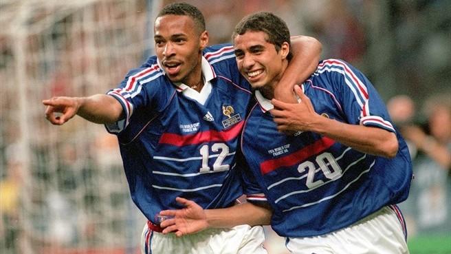 Carte Panini David Trezeguet Équipe De France 1998-2002 – N°22 – Vintage – Très Bon État