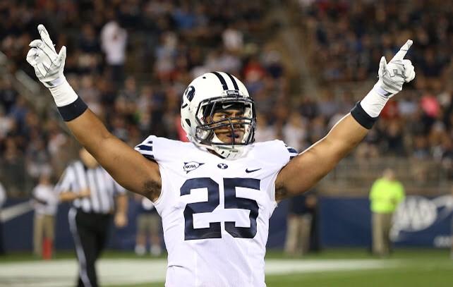 jleuta44's tweet image. Looks like @KVN_03 passed the torched down to Sacknacio @kautai17! #3sacks