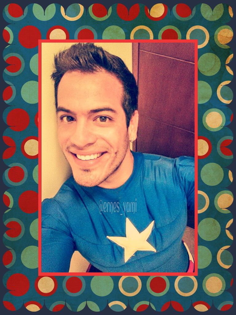 ernes_yami's tweet photo. #CapiAmérica ⭐ #MásSoltero ✌ #QueNunca 🙌 http://t.co/UaPGOxtDoP