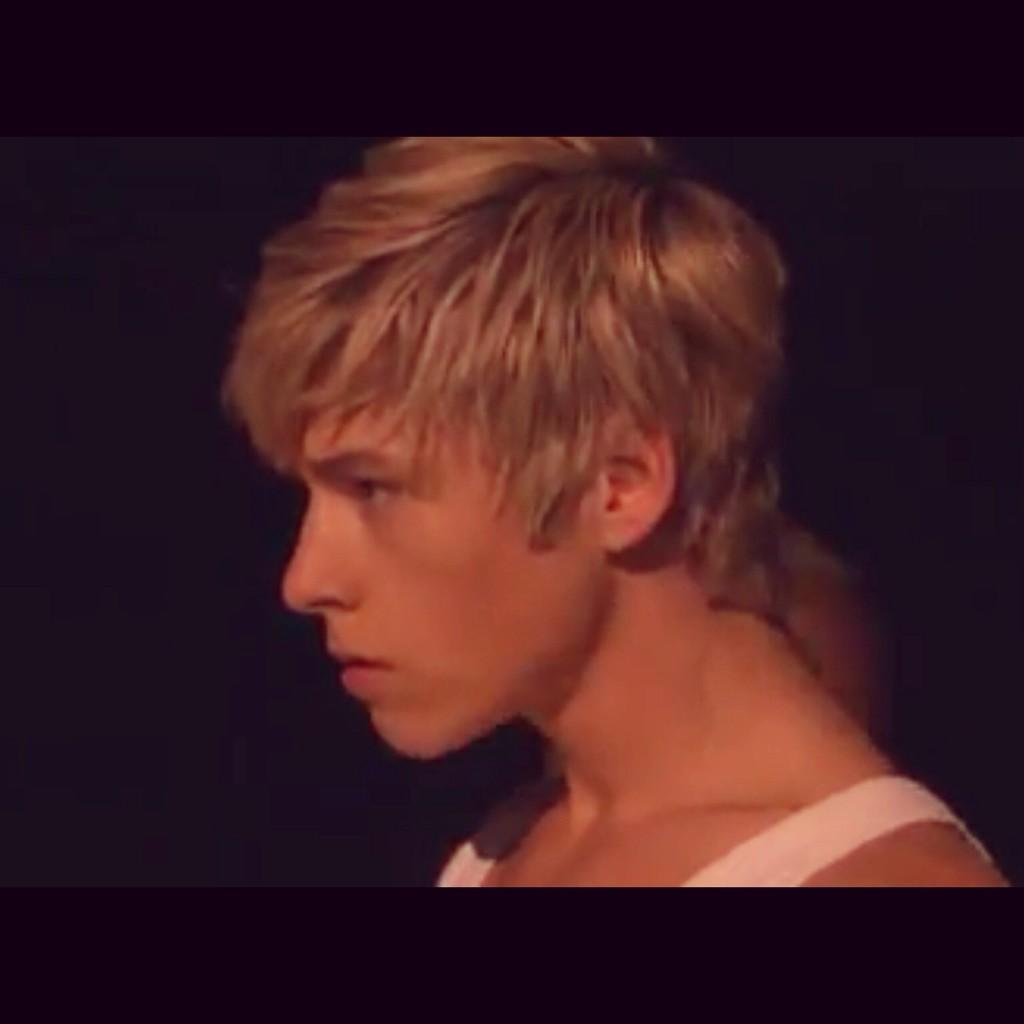 Zoey_Wall's tweet photo. My fave character on skins! @mitchhewer1 ๐๐๐ #season2 #LoveHim #MaxxieOliver #Skins #Love #ExohEx http://t.co/Vcgu0Fmb7m