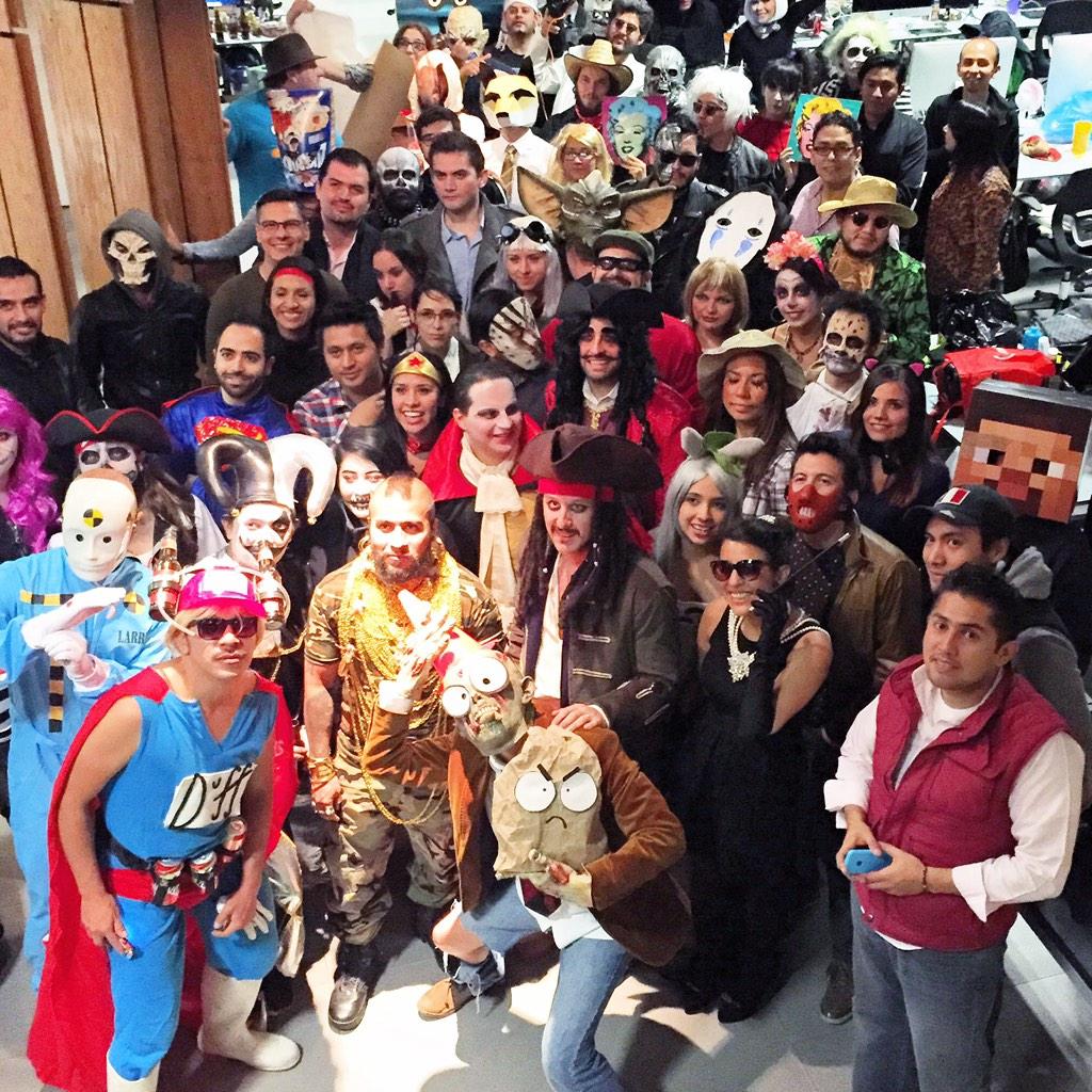 geronimoavila's tweet photo. Buenos disfraces este año en el Halloween de @element_mx
#ElementStudios #DigitalAgency http://t.co/yOjvgUVxru
