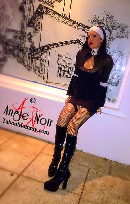 &hearts; #NaughtyNun #Milf #sex RT if YOU want to take my chastity away! XO @AngieNoir  @SexyLadiesXxxx @SexyStockings11<a href="/tag/naughtynun"class="tags">#NaughtyNun</a><a href="/tag/milf"class="tags">#Milf</a><a href="/tag/sex"class="tags">#sex</a>