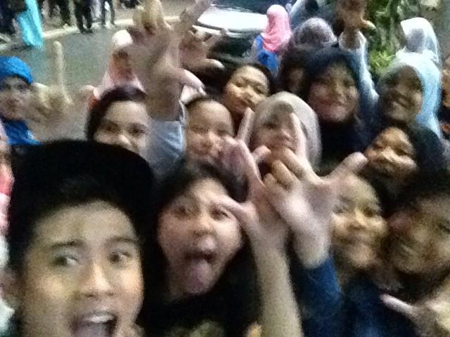 Rega_dauna6's tweet photo. Good morning dauners .photonya nge blurrr -_- @DaunersOfficial http://t.co/ESkkkHC84F