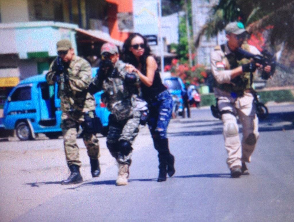KendariRPK's tweet photo. Tim Airsofter Kendari dlm aksi penyelamatan #KendariStreetHunting2014 @fotografernet #FN11 http://t.co/EjFDFI6RhN