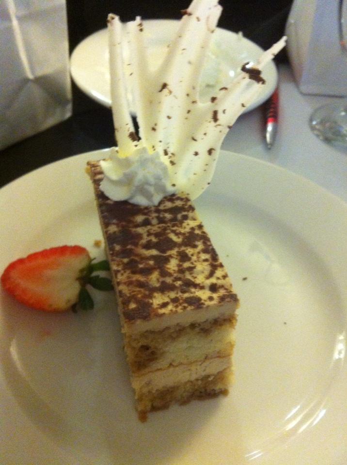 liteyourlife's tweet photo. Dessert @SoroptimistCAB pjs and pearls @Bes tsleepintown with @cookartworks @Tuckermeg and @VinnieTaylor http://t.co/4lrXH9YfI8