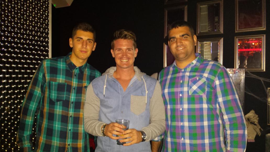 PelaezLuque's tweet photo. La noche va de stweet @Arrebola_Elite @Rafa__1990 http://t.co/YAiKXyDNOW