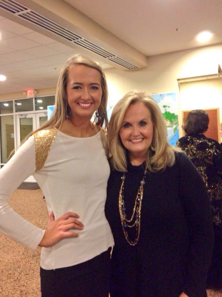 kaylamwilson__'s tweet photo. I love @karenpeckgooch! 💗 She is such a sweet, godly lady! Thankful for my fellow diva! 💁 #divasquad #divasforlife http://t.co/4iIwAcSYjy
