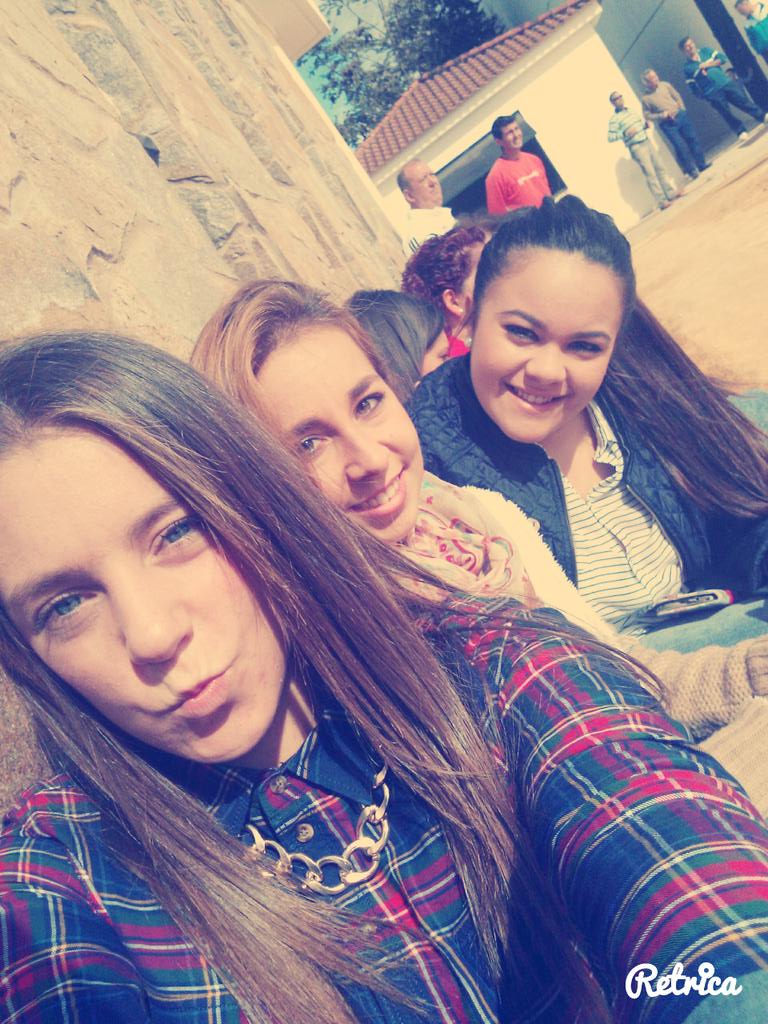 criscm8's tweet photo. arriba Sansiiiiiil 🎉⚽ jajajajj @isacortes5 @martamotero http://t.co/eMgZ43rZog