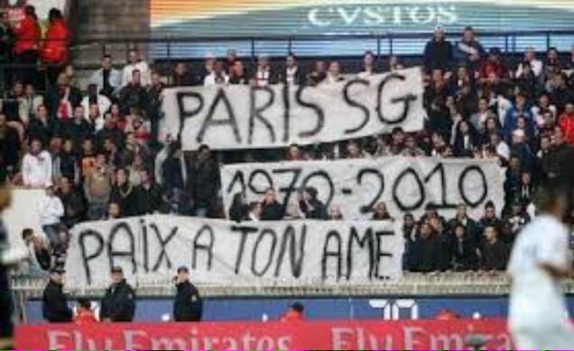 TontonJo95's tweet photo. On defend nos couleurs. En rouge et en bleu, dans la gloire ou le malheur !! #LibertePourLesUltras #LPCMA #TeamPSG http://t.co/0AaR64Z6II