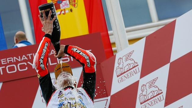 marca's tweet photo. Álex Márquez, un mecánico con sangre de campeón http://t.co/kddQ5pilMv http://t.co/gtkVwOAlX1