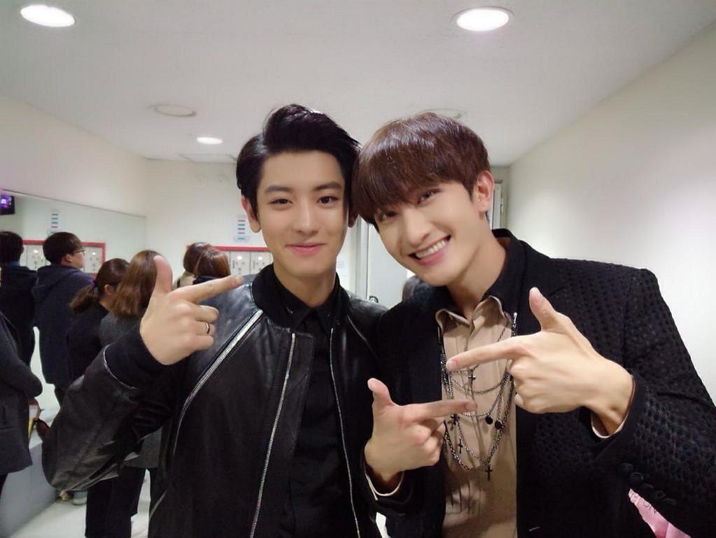 SunshineZhouMi tweet picture