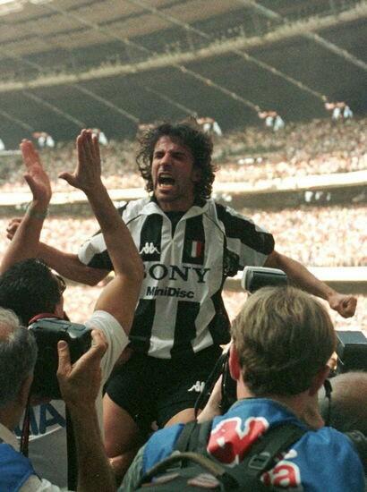Happy birthday legend Alessandro Del piero! 