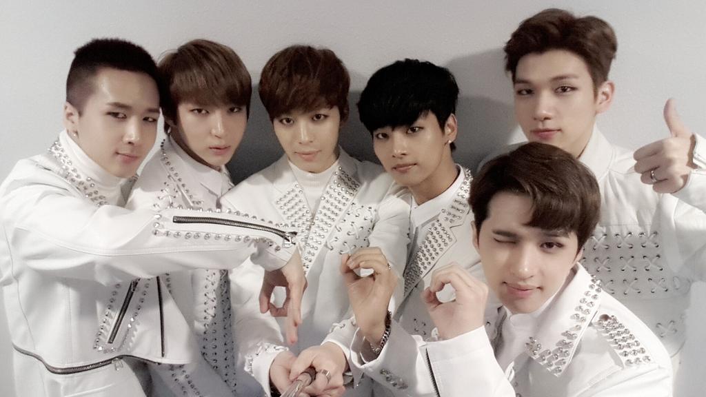 RealVIXX tweet media