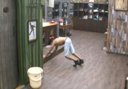 WeLoveGautam's tweet photo. #BB8 #LiveFeed : #HandSomehunk Gautam doing Push-Up in #BathroomArea ! ;)
#WeLoveGautam
#GoGautam
#BB8liveFeed http://t.co/XTSM3O732k