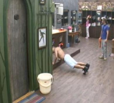 WeLoveGautam's tweet photo. #BB8 #LiveFeed : #HandSomehunk Gautam doing Push-Up in #BathroomArea ! ;)
#WeLoveGautam
#GoGautam
#BB8liveFeed http://t.co/XTSM3O732k
