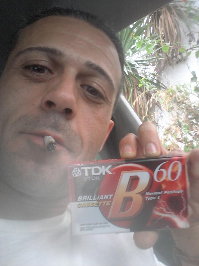 DjAlvaroFerrer's tweet photo. FREEDOWNLOAD BY
#ALVAROFERRER2014
#EDMDJSET
http://t.co/0pujqBPJPt
COMPARTIEndoR Pinceladas D ARTE
#DISFRUTENLA http://t.co/fKV5Wj1ylg