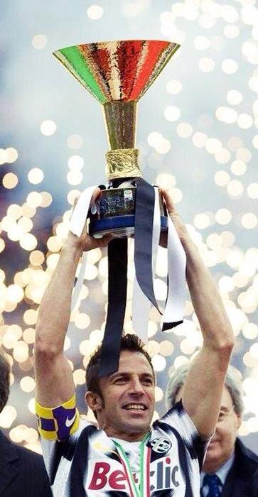 40 years ago a legend was born. happy birthday to the one and only Alessandro Del Piero. 