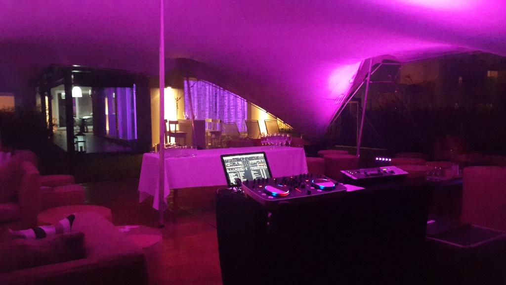 HashtagPrensa's tweet photo. Termino el #partyprivate impecable como  siempre con @archiesauco  @estanislaopazdj y @chelo_acosta http://t.co/mKYePeqT1e