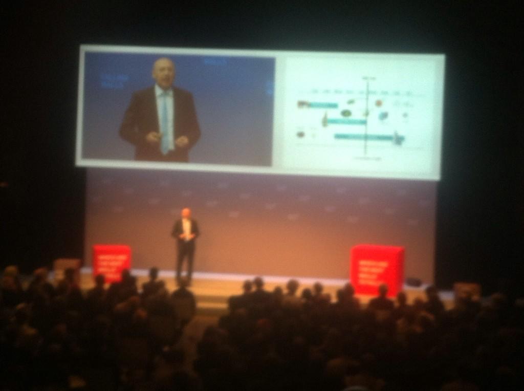 Stefan Hell erklärt, wie man die Mauer der Lichtmikroskopie einreißt- u einen Nobelpreis gewinnt. #fallingwalls