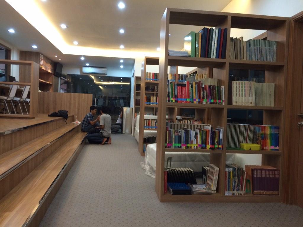 Kolese_Gonzaga's tweet photo. Gonzaga Library. First opening Nov 10th, 2014 http://t.co/Fg7wKlZLTv