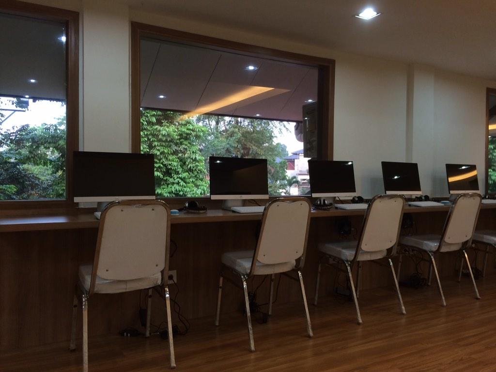 Kolese_Gonzaga's tweet photo. Gonzaga Library. First opening Nov 10th, 2014 http://t.co/Fg7wKlZLTv