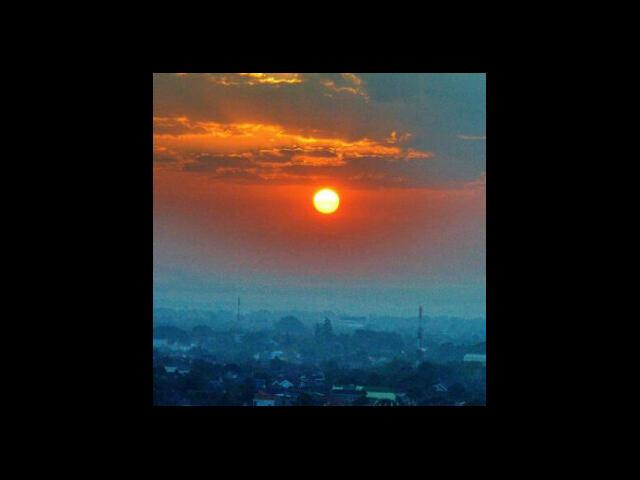 kibodo_62's tweet photo. Rezim itu hanya bisa menguntungkan sebagian orang saja,bukan semuanya. http://t.co/BW1aThRsAi