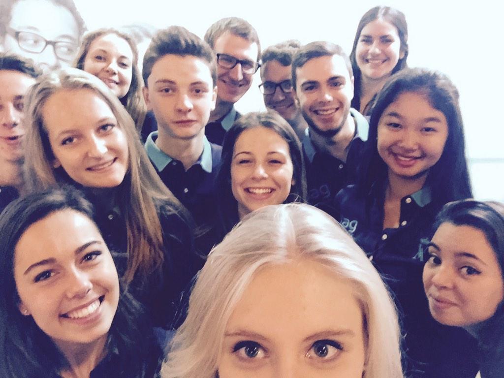 IPAGBS's tweet photo. @s_grandesecoles Let's go ! But first let's take a selfie ! #IpagTeam #SelfIpag #Stand77 #IPAGBS @studyramasalons http://t.co/VQCxavgaXQ