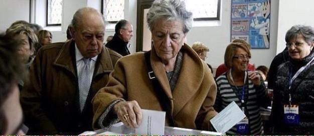 DAlvarez1976's tweet photo. Aquí los honorables Srs Pujol parricipando en el sorteo de un apartamento en Torrevieja (ESPAÑA) http://t.co/KIHUEHPUmR