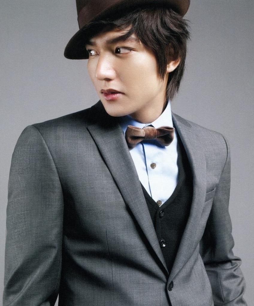 когда родился ли минхо. Lee know. ли мин хо stray kids. минхо стрей убийственный взгляд. ли ноу stray kids 2020.