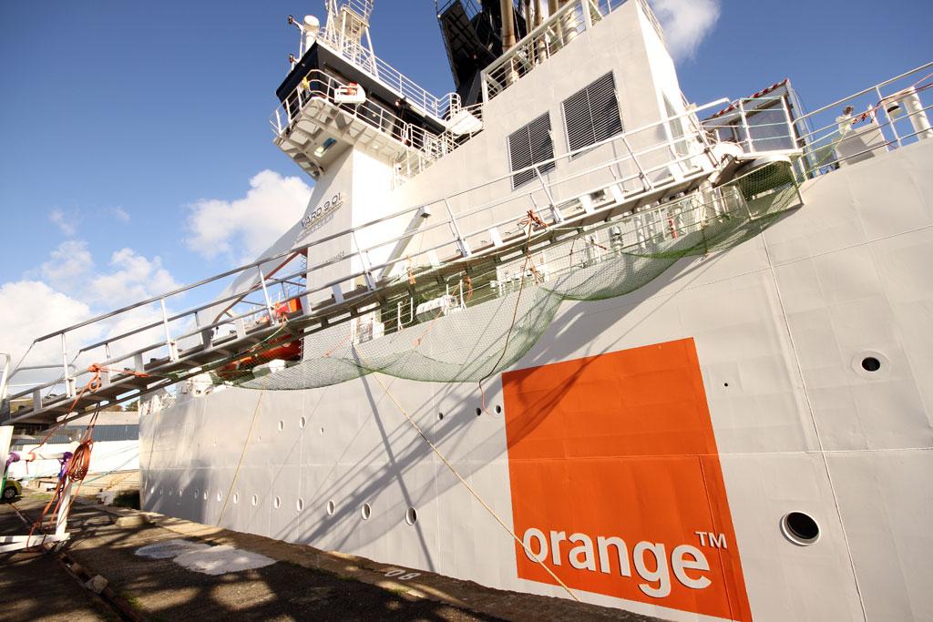 Orange_France's tweet photo. Découvrez en images le navire câblier d'Orange Marine Le "Pierre de Fermat" http://t.co/Ge2lVvaOge http://t.co/3C5F0qBSf7