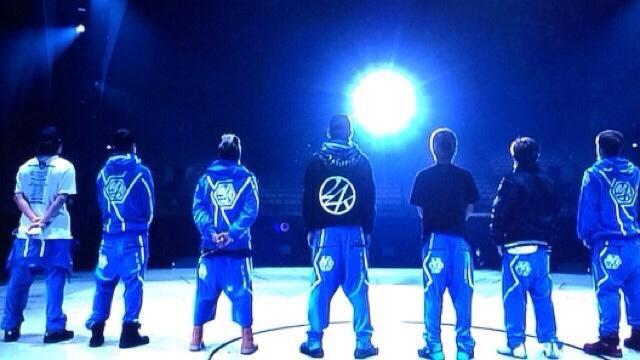 kiko209111's tweet photo. 💙   明日は                      💙
      三代目4周年記念日 and‥
      NAOKIさん誕生日 ❤︎
   ＼💙三代目重大発表💙／

   “  単独ツアー祈る  ” http://t.co/c0eOPhXLU3