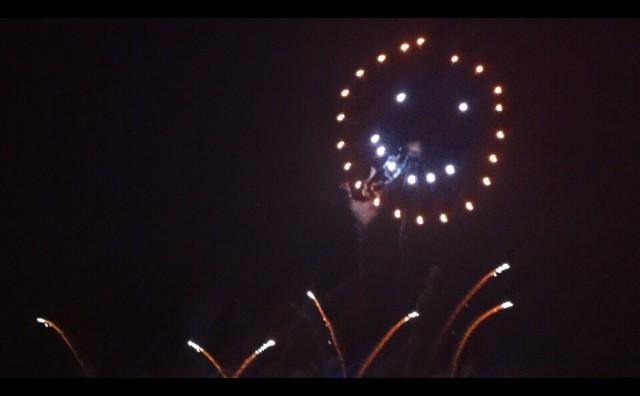 @nimsfruitcrisps #BatterseaParkFireworks delivering the best year after year! See finale here facebook.com/video.php?v=58…