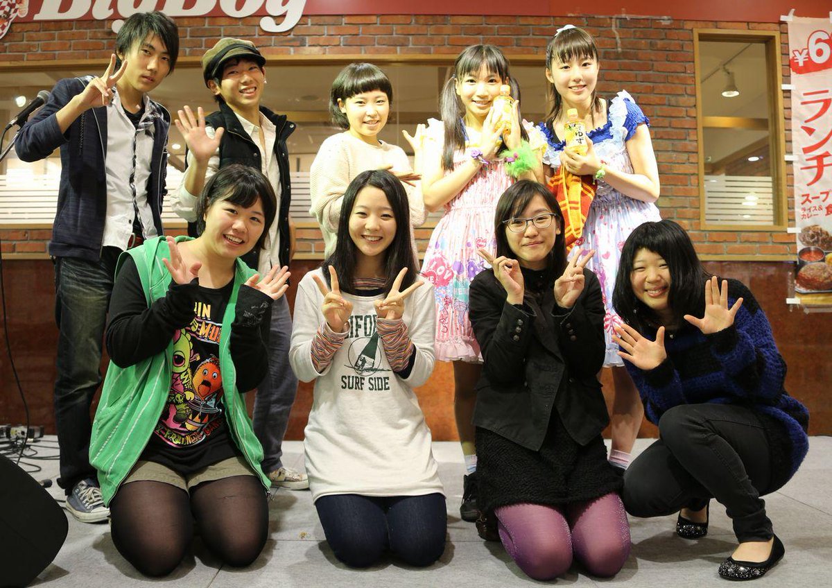 KANEP25's tweet photo. @sakura_hayase ♪さくちゃん、お疲れ様。
二川からとんぼ帰りで戻って来てよかった(^^)
応援してくれた転校生のメンバー、本当に素晴らしいですね。
そして、凪ちゃんとの友情も、世界でいちばん素敵!
#DOEE2014 http://t.co/Ixg89B6tkV