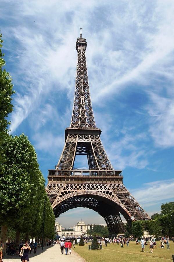 tuvillarural's tweet photo. Tower Eiffel http://t.co/05qH2djMvw