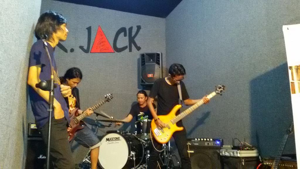 Now : @AFTERBURN_MC - Sesat jiwa #TarakanRockDays2014 cc:<a href="/Tarakan_Promote/">Jembatan Bulan</a> <a href="/AnakTrk/">Anak Tarakan</a> <a href="/tarakantourism/">#AyoWisataKeTarakan</a>