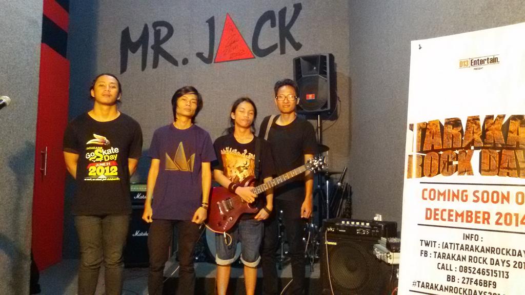 Cadas.. peform @AFTERBURN_MC at Audisi Local Hero #TarakanRockDays2014 cc:<a href="/Tarakan_Promote/">Jembatan Bulan</a> <a href="/metalmove_/">metalmove</a> <a href="/AnakTrk/">Anak Tarakan</a>
