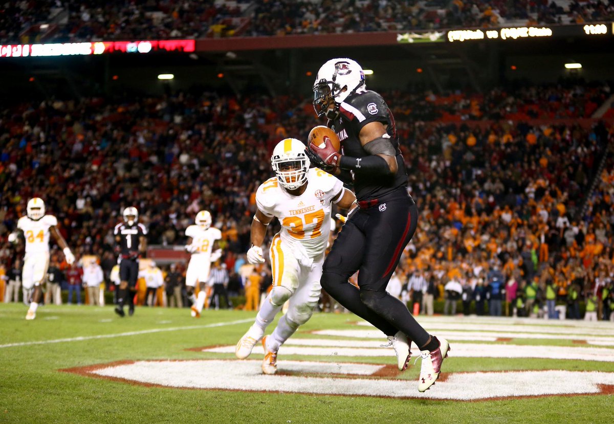 Tough loss for SC, but Pharoh Cooper had a DAY:
• 1 Pass TD
• 3 rush, 23 yds 1 TD
• 11 rec, 233 yds 2 TDs 

#TENNvsSC