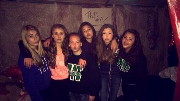 cheergirl886's tweet photo. Haunted house: done. Love these girls! 😘😘😜 http://t.co/x9SCevBDqv