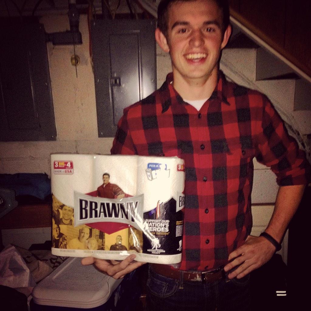 BenElliott4's tweet photo. Took care of all the messes at the party tonight. @Brawny #BrawnyManContest http://t.co/YKvJRCr4YK