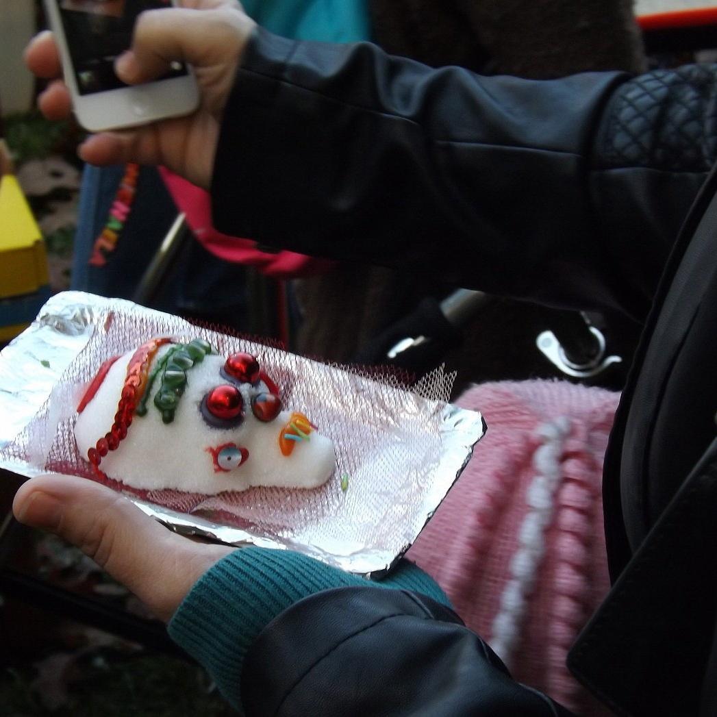 kpspeccorr's tweet image. Мексиканские пирожные. Мексиканская диаспора в Праге отмечает Dia de los Muertos (день мёртвых). #спецкор #specco...