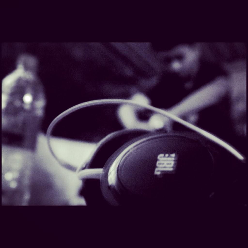 Rehan6056's tweet photo. What moves you? #JBl #Harman #HarmanIndia #Tempo http://t.co/MZxqWu9ez8