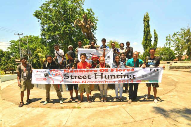 #FNStreethunting Maumere berjalan lancar, bbrp personil yg tersisa menyempatkan ber"foto keluarga" lagi sebelum bubar