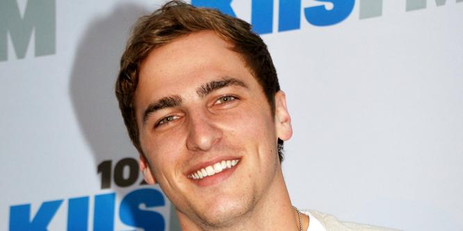 " Happy 24th Birthday to Kendall Schmidt! 