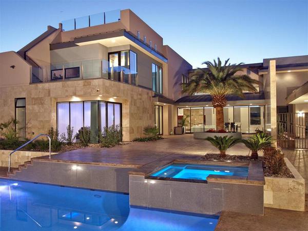 Крутой дом картинка. Вилла в Лас Вегасе. Лас Вегас особняки. Modern Mansion Лос Анджелес. Четырехэтажный особняк вилла в Испании.