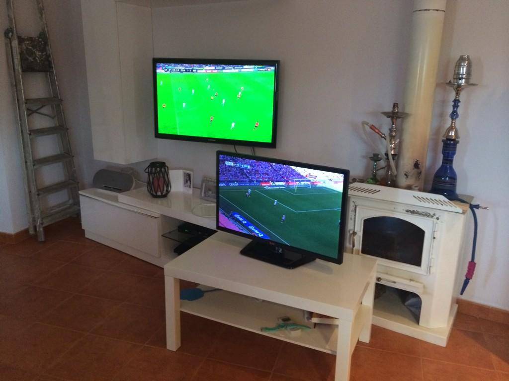 noe_tm's tweet photo. Viendo el futbol a dos bandas no me quea otra q hacer un nono http://t.co/FWlQsmdJd3