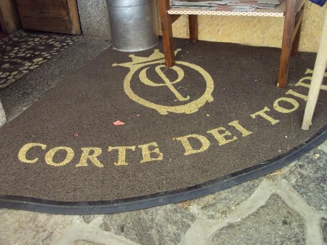 cortedeitoldi's tweet photo. #cortedeitoldi da oggi è anche su twitter! http://t.co/AWpVbHaQ9Z