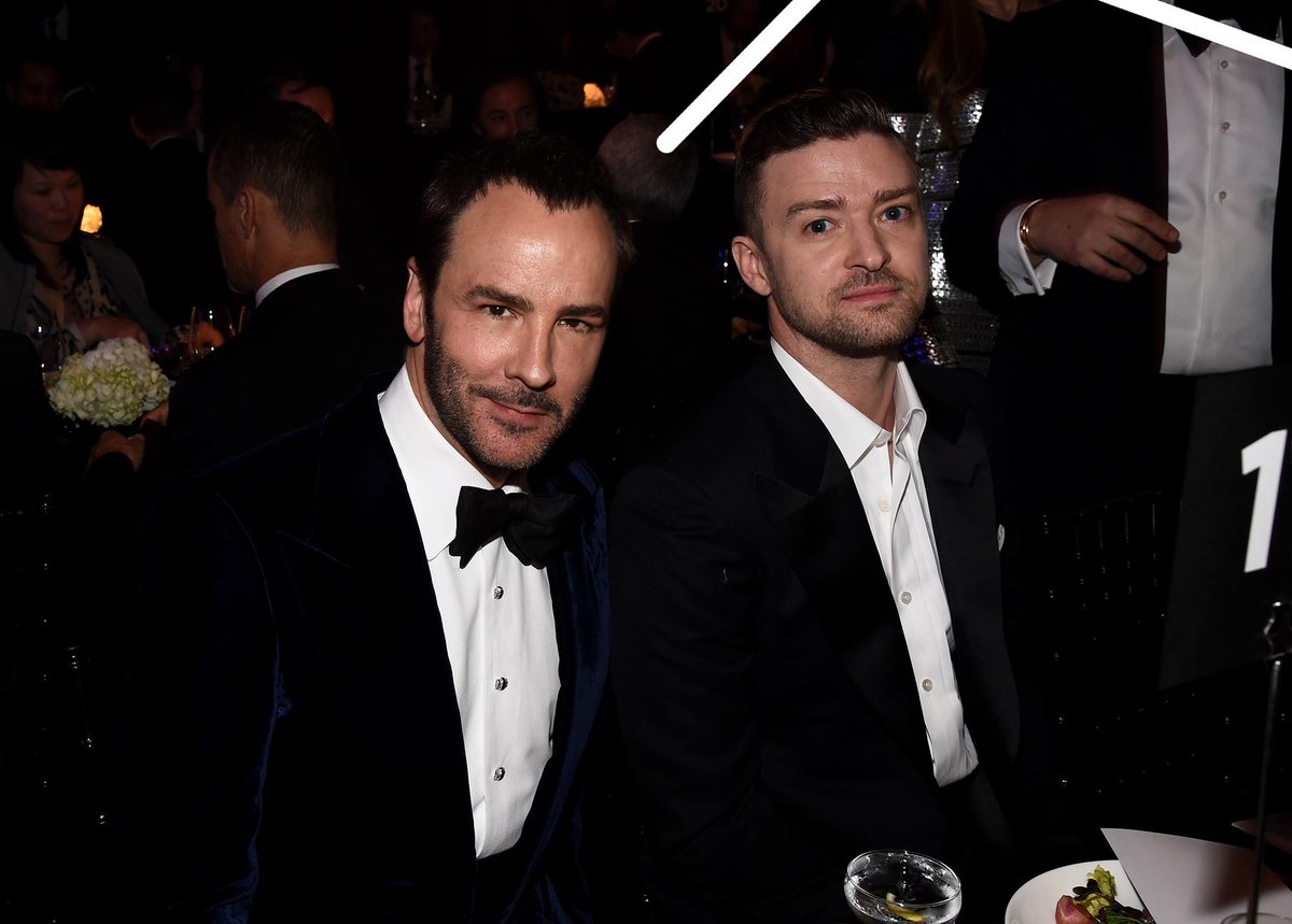 wmag's tweet photo. .@Rihanna, @MileyCyrus, @JTimberlake and more at the @amfAR L.A. Inspiration Gala: http://t.co/69YBsYo0dc http://t.co/NWQIuyJ46C