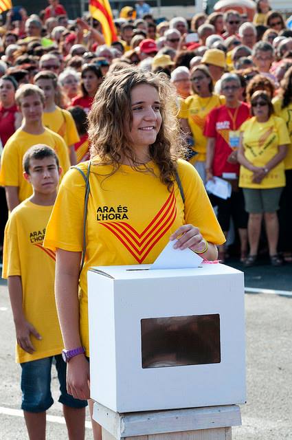 omnium's tweet image. D'aquí 1 setmana tothom a les urnes! Serem un clam democràtic x decidir el nostre futur polític #9N2014 #LaMevaUrna