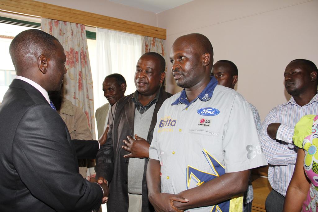 WilliamsRuto's tweet photo. At Nairobi Hospital with the family of Joseph Chirchir, former Chairman KNUT, who passed on this morning. http://t.co/wtX9L8iKjI