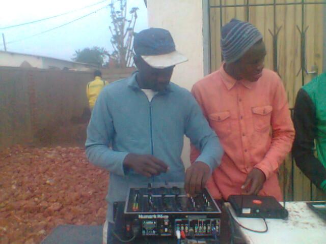 Warren Deep tweet media